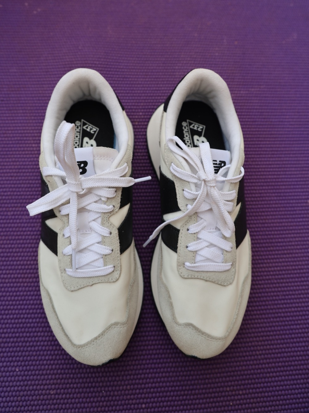 New Balance 237 Women’s 9.5 Wide Sneakers Black White Retro WS237BW (Men’s 8)
